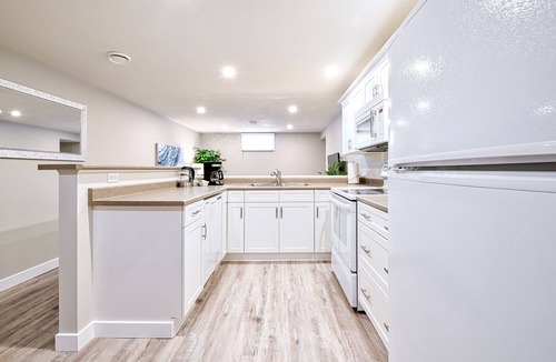 Edmonton Apartment | Private Suite | KING Bed | Professional Cleaning | Newly Renovated!