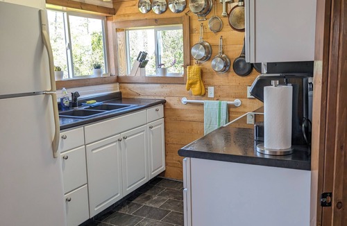 Wellington Cottage | Private Waterfront Cottage In Prince Edward County