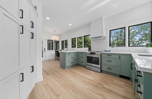 Lyndhurst House | Private waterfront nature escape