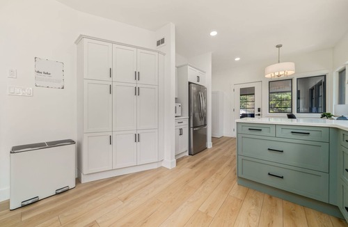 Lyndhurst House | Private waterfront nature escape
