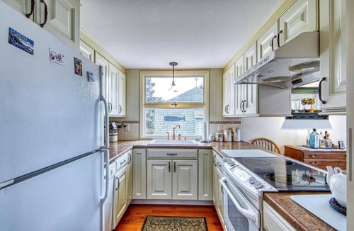 Prospect Harbor House | Prospect Harbor Coastal Cottage | On the Water