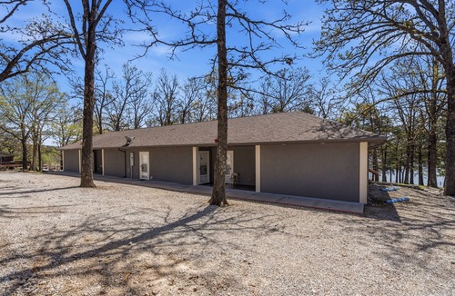 Shell Knob Apartment | Quail Cove 8 - Lakefront Studio Boat Slip