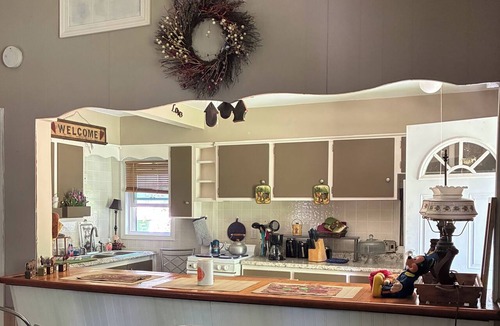 Westford Cottage | Quaint 2-bedroom cottage in charming Andover perfect for relaxing getaway.