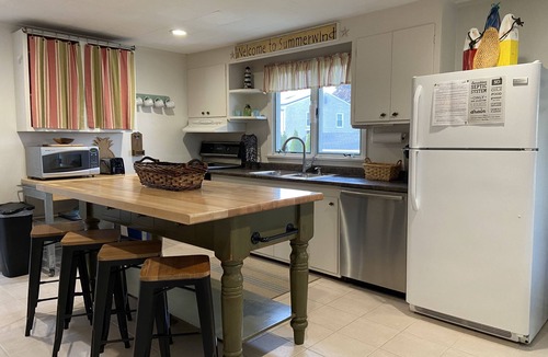 Narragansett Cottage | Quaint Cottage in the Heart of Point Judith, Galilee & Beautiful Beaches