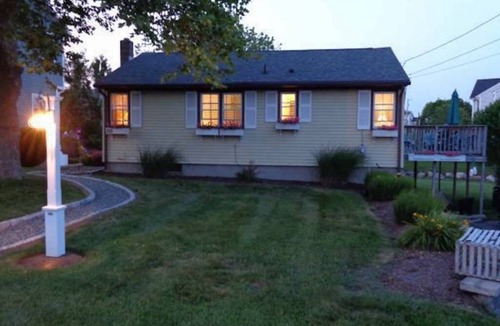 Narragansett Cottage | Quaint Cottage in the Heart of Point Judith, Galilee & Beautiful Beaches