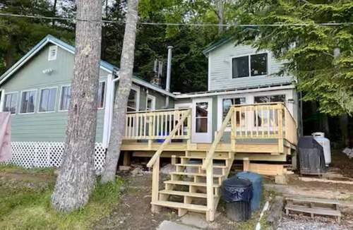 Kents Hill Cottage | Quaint & rustic 2-bedroom camp on Echo Lake