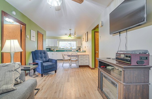 Zanesville Cottage | Quaint Zanesville Home w/Game Room & Yard!