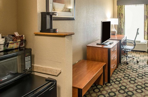 Columbus Hotel | Quality Inn & Suites Columbus West - Hilliard