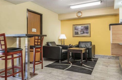 Bairdford Hotel | Quality Inn & Suites Pittsburgh Harmarville