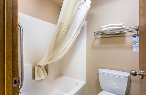 Springfield Hotel | Quality Inn & Suites
