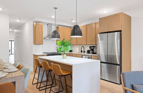 McGinley Square House | Quick PATH access-NYC Metlife Stadium Traveler’s 3BR Modern Designer Home