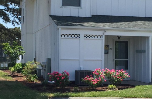 Selbyville House | Quiet and Relaxing End Unit Townhouse with Lakefront View