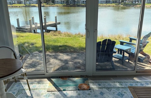 Selbyville House | Quiet and Relaxing End Unit Townhouse with Lakefront View