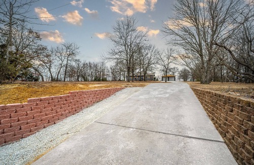 Ada House | Quiet, comfortable & extensively updated - 2 bedroom