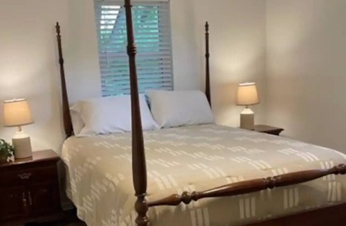 Turners House | Quiet, East Springfield Exclusive Home- Pet-Friendly!