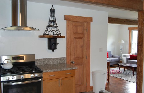 Waldoboro House | Quiet quaint cape house nestled between two coves
