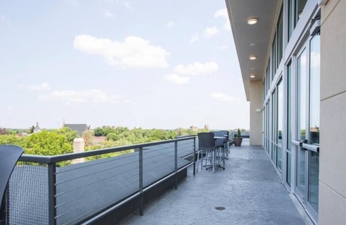 East Avenue House | R 1546 The Strathallan A Doubletree By Hilton with Garden, Outdoor Entertainment Area, And Full-Ser