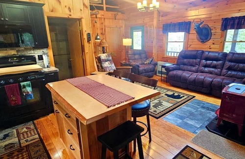 Northeast Somerset Cabin | Radiant Cozy Cabin Sanctuary Near Brassua Lake, Maine