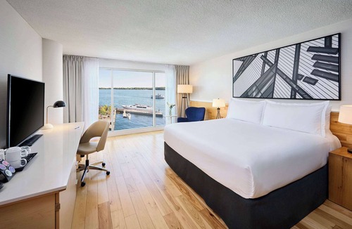 Central Waterfront Hotel | Radisson Blu Toronto Downtown