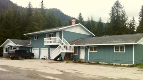 Mendenhall Valley House | Rainbow Row - Two Private Units in Complex, near Mendenhall Glacier, Trails, and Conveniences!