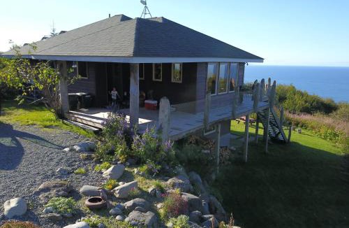 Diamond Ridge House | Raven Guesthouse