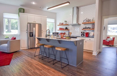 Fayetteville House | Razorblock South - 1 mi from DT - 3 blocks to UofA