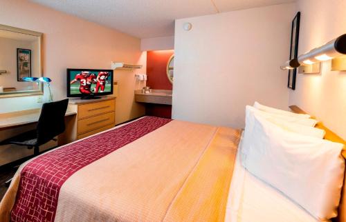Hamburg Hotel | Red Roof Inn Buffalo - Hamburg/I-90