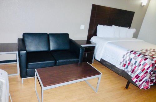 Central City Hotel | Red Roof Inn Corpus Christi North - Near Downtown