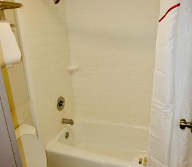 Central City Hotel | Red Roof Inn Corpus Christi North - Near Downtown