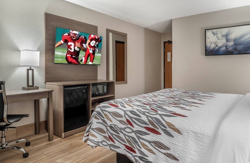 West Glens Falls Hotel | Red Roof Inn Queensbury