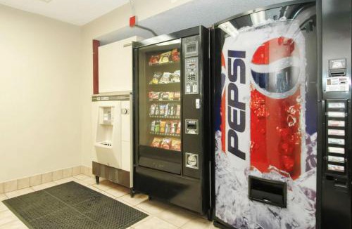Utica Hotel | Red Roof Inn Utica
