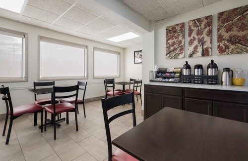 Weedsport Hotel | Red Roof Inn Weedsport