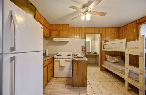 Broken Bow Cabin | Redbud Rest | Sleeps 4 | Cozy Studio Cabin Near Beavers Bend