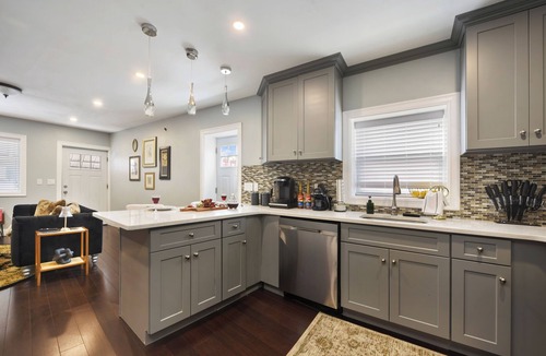 Lawrenceville House | *Regal Bricks* Cold Plunge | Fire Pit | Game Room | Private Backyard