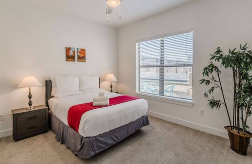 Uptown Apartment | Regal Stays 2 Bedroom/2 Bathroom at West Village