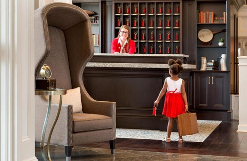 Amherst Hotel | Reikart House Buffalo, a Tribute Portfolio Hotel