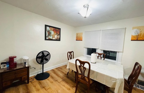 North Buffalo Apartment | Relax with Peaceful Superb 3-bedroom apartment 2Fl with AC in Tonawanda Town