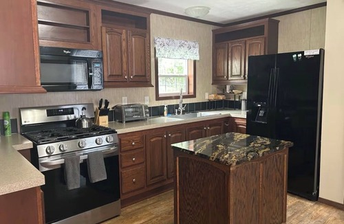 Town of Jerusalem Cabin | Relax with the whole family at this stunningly peaceful retreat!