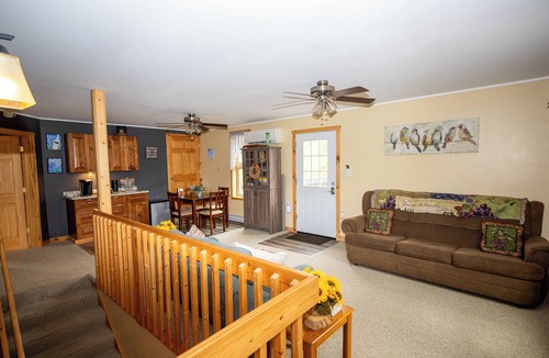 Shippenville House | Relaxing 5-Bedroom, 13 person, retreat, just Steps from Deer Creek Winery & Café