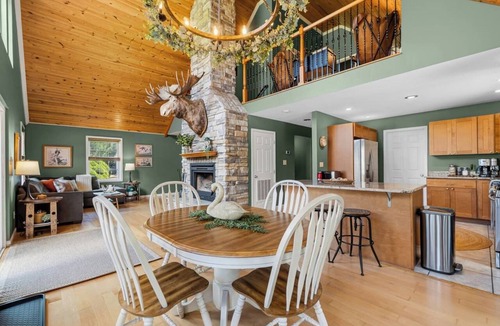 Westford House | Relaxing Chalet Near Lake with Outdoor Living