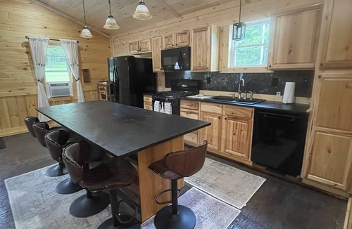 Philipsburg Cottage | Relaxing Cottage near Black Moshannon and Penn State
