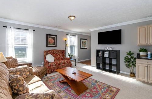 Monroe House | Relaxing home near Interstate