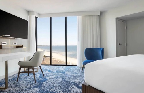 Northeast Virginia Beach Hotel | Relaxing Stay! 4 Convenient Units, Onsite Pool, Close to Cape Henry Lighthouse