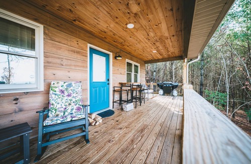 Franklin Cabin | Relaxing Summer getaway. Sunset & Mountain View’s in the hot tub