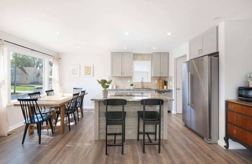 Parma House | Remodeled 4 Bedroom With a Game Room!