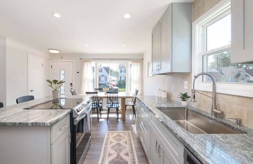 Parma House | Remodeled 4 Bedroom With a Game Room!