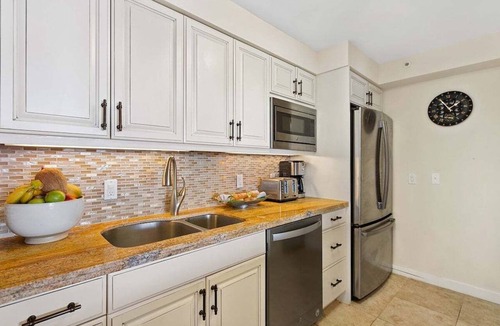 Kahana Condo | Remodeled Maui OceanFront 2BD w Ocean Views Valley Isle 208