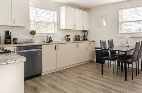 Rochester House | Remodeled single-family house, 1 mile away from Rochester Airport