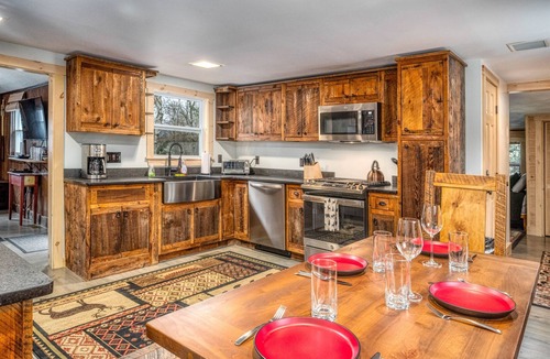 Carroll Cabin | Renovated Cabin On River|Bretton Woods| Mt. Washington|Fishing+Hiking| Fire pit|