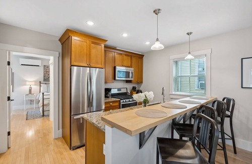 West End Condo | Renovated condo with prime West End location, 2 en suite bathrooms, & HGTV style